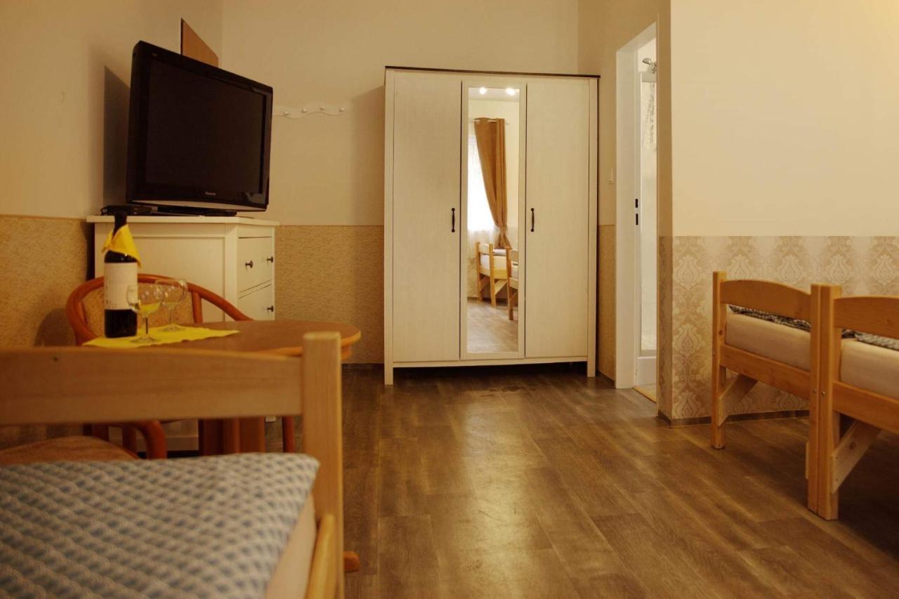 Hotel Penzion U Jezera Konstantinovy Lázně Esterno foto
